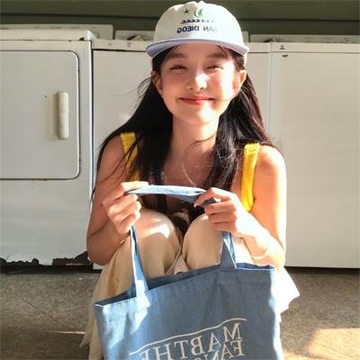比基尼大作战海报